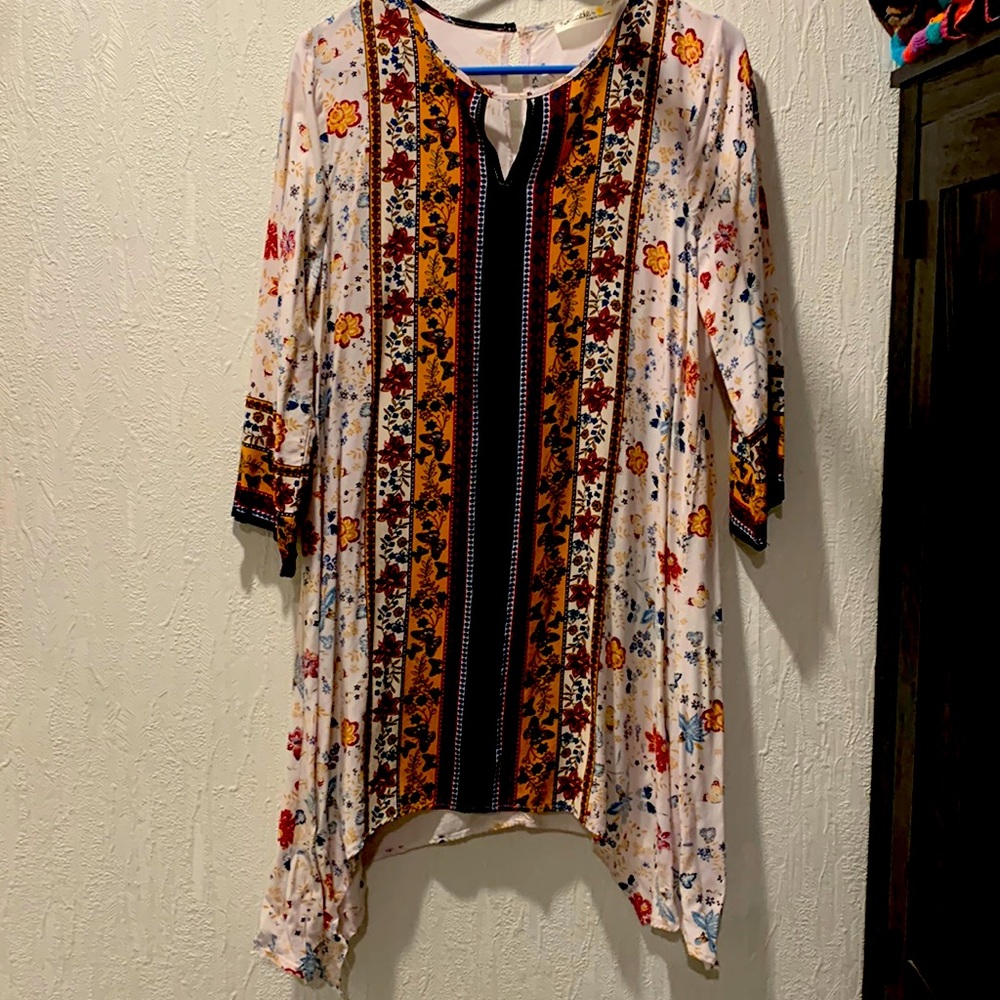 Available by Angela size L Blouse